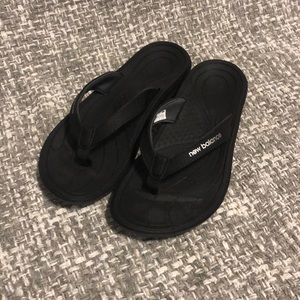 New Balance Black Women’s flip flop size 6.